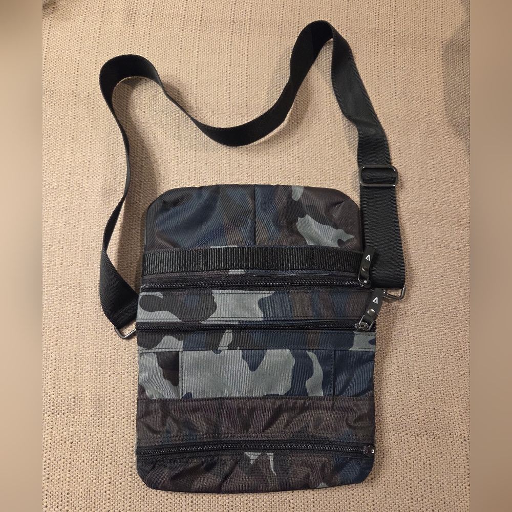 ANDI Brand Crossbody Go Bag in Cool Camo - Picture 4 of 7